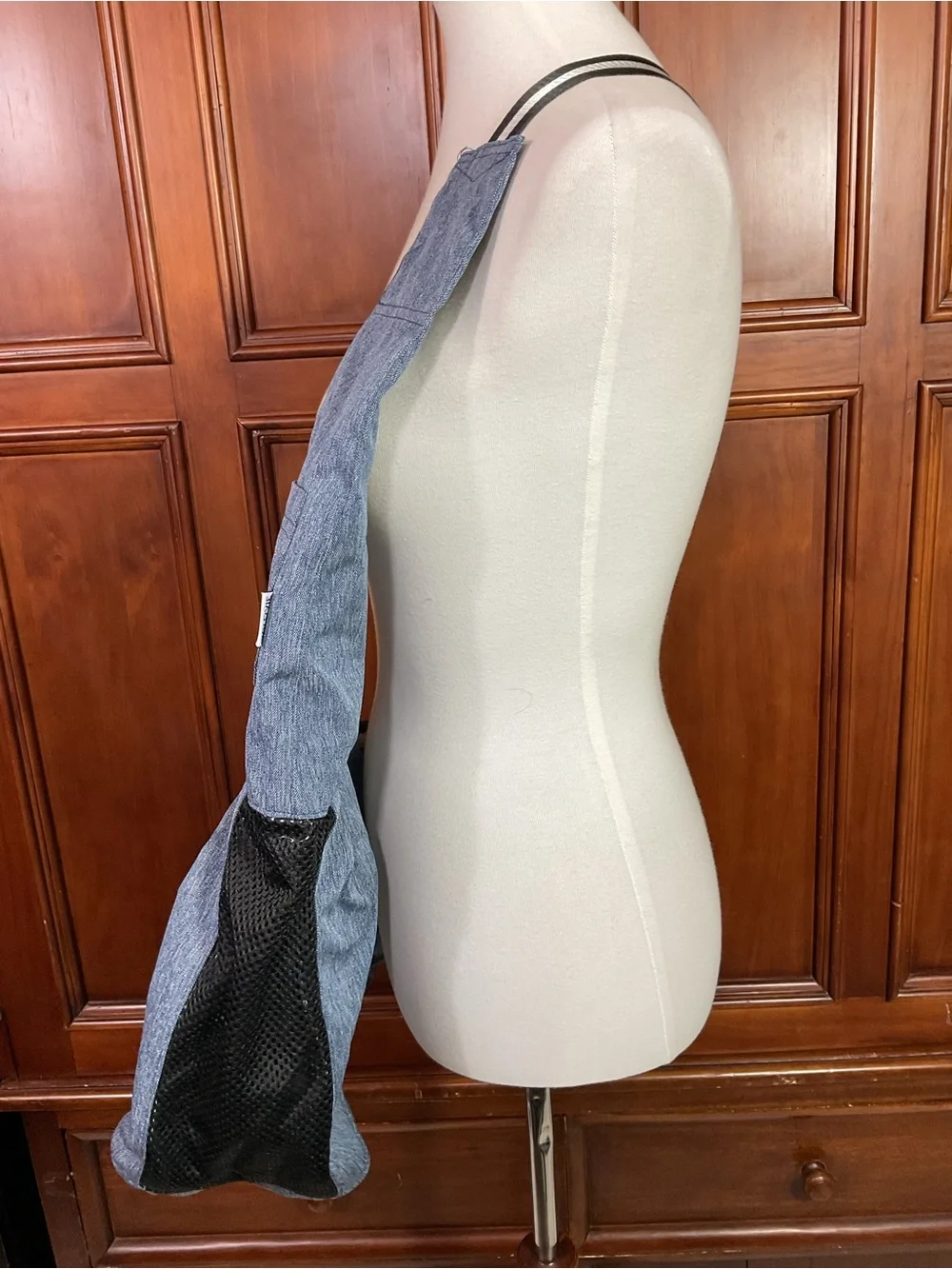Halovie Dog Carrier Blue Purse Vented Nwot Pockets Adjustable Strap Light Blue M